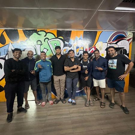 Isabella Hostel シロン エクステリア 写真