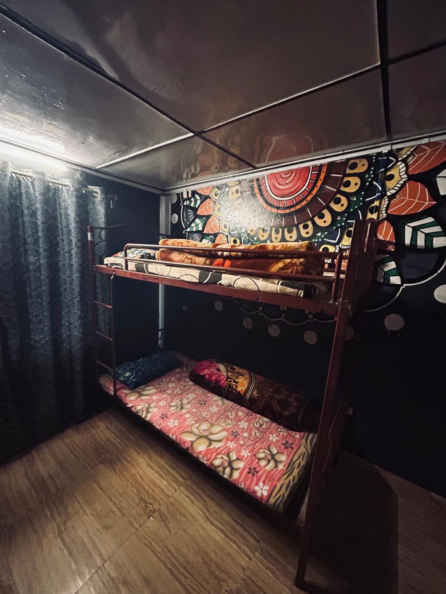 Isabella Hostel シロン エクステリア 写真