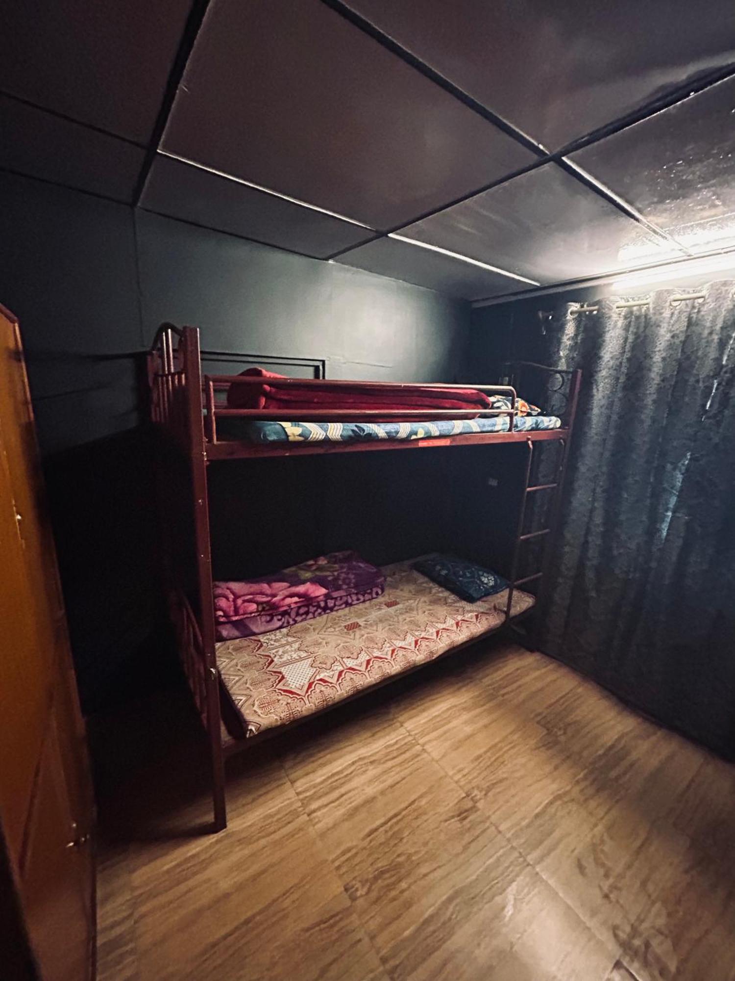 Isabella Hostel シロン エクステリア 写真