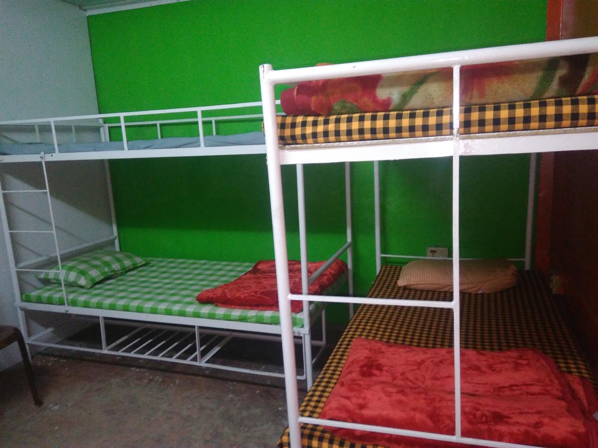 Isabella Hostel シロン エクステリア 写真