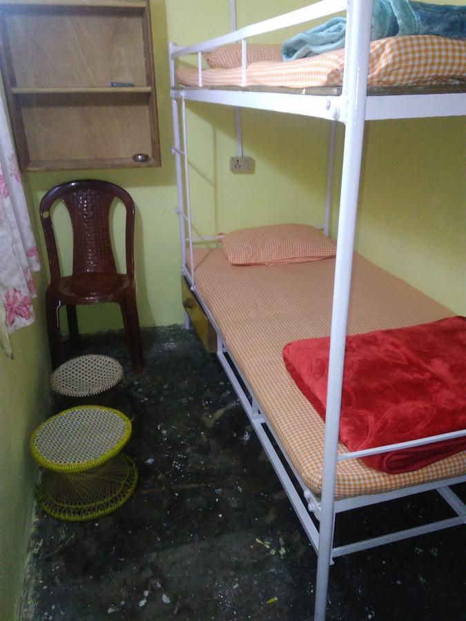 Isabella Hostel シロン エクステリア 写真